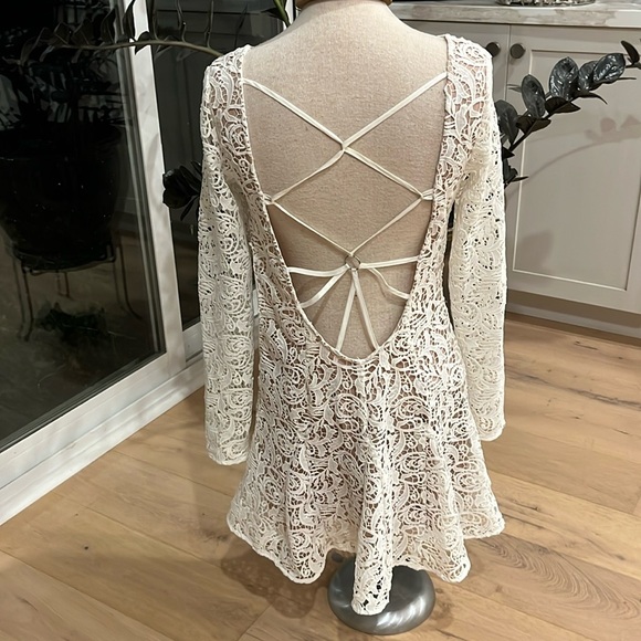 VGUC The Jetset Diaries Samba dress white lace long sleeve fit &flare scoop back - Picture 8 of 12